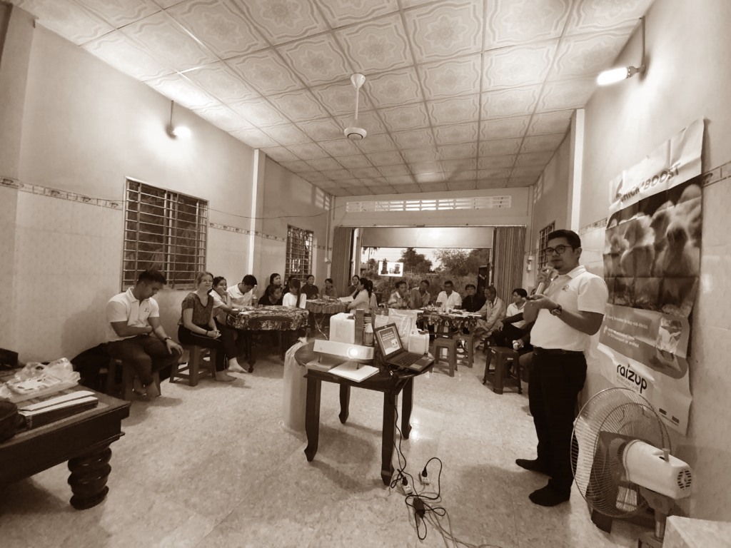 A meeting on chick early-feeding in south Vietnam.